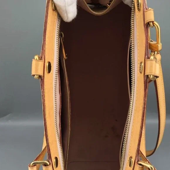 Louis Vuitton Tan Handbag - Picture 4 of 6